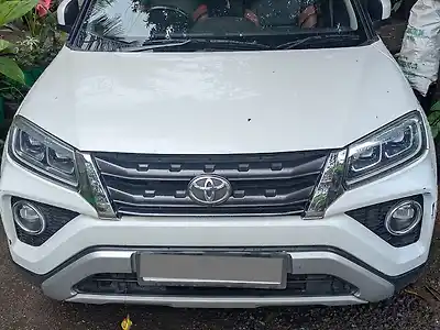 Second Hand टोयोटा अर्बन क्रूज़र प्रीमियम ग्रेड एमटी in रत्नागिरी