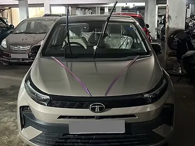 2025 Tata Altroz XZA Plus (S) Lux Petrol 1