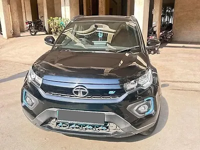 2023 Tata Nexon EV XZ Plus Lux 7.2 kW Fast Charger Dark Edition 1