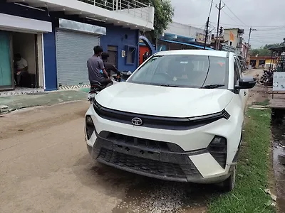 2023 Tata Nexon Smart 1.2 Revotron Petrol 5MT 1