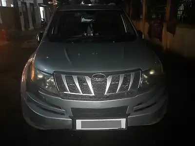 2013 महिंद्रा XUV500 w8 1