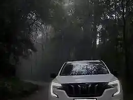 Second Hand महिंद्रा XUV700 AX 7 डीज़ल और लग्ज़री पैक 7 सीटर [2021] in पटना