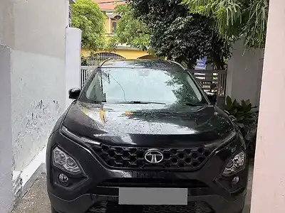 2023 टाटा सफारी xt प्लस डार्क एडिशन 1