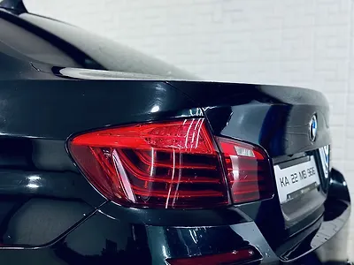 2015 BMW 5 Series 520d Luxury Line