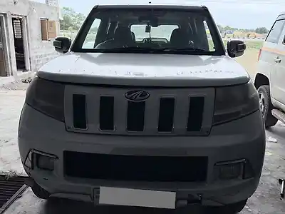 2019 महिंद्रा tuv300 t4 1