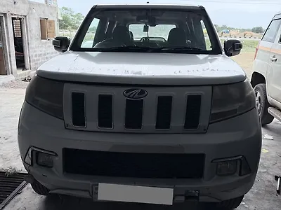 2019 Mahindra TUV300 T4 1