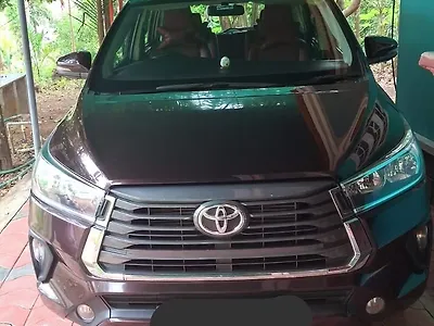 Second Hand Toyota Innova Crysta 2.8 GX AT 7 STR [2016-2020] in Thrissur
