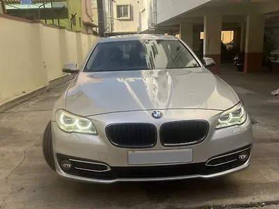 2013 BMW 5-Series 520d Luxury Line 1