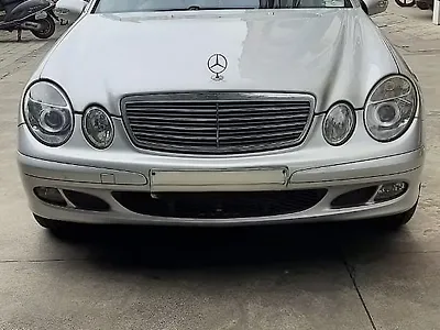 2005 Mercedes-Benz E-Class 200 K Classic 1
