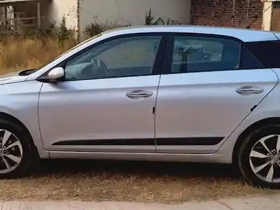 2017 हुंडई एलीट i20 एस्टा 1.4 crdi [2016-2017] 1