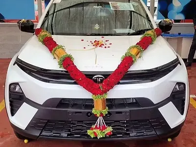 2025 Tata Nexon Smart Plus CNG 1.2L Turbo 6 Speed Manual 1
