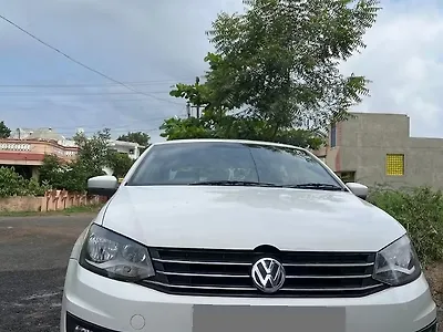 Second Hand Volkswagen Vento Highline Diesel AT in Akola