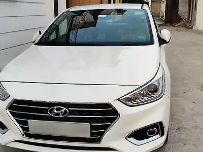 Second Hand हुंडई वरना sx 1.6 vtvt in देहरादून