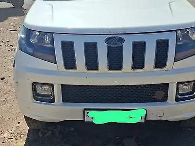 2017 Mahindra TUV300 T10 1