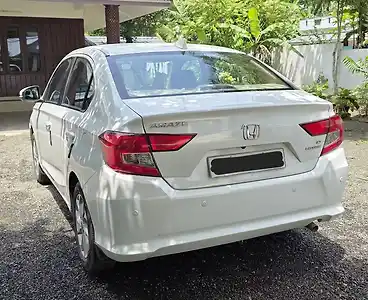 2021 होंडा अमेज VX सीवीटी 1.5 डीज़ल 1 2021 होंडा अमेज VX सीवीटी 1.5 डीज़ल 1