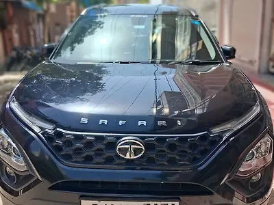 2022 Tata Safari XT Plus Dark Edition 1