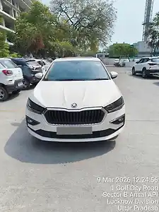 2023 स्कोडा स्लाविया स्टाइल 1.0 लीटर टीएसआई एमटी 1 2023 स्कोडा स्लाविया स्टाइल 1.0 लीटर टीएसआई एमटी 1