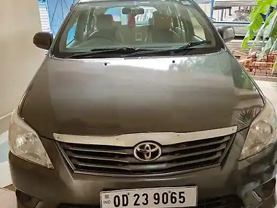 2013 टोयोटा इनोवा 2.5 ev पीएस 7 str bs-iii 1