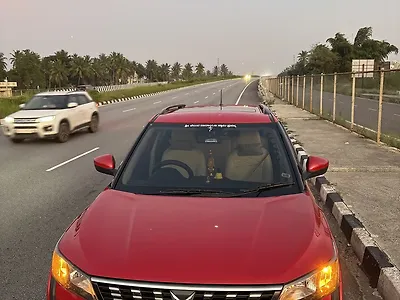 2023 Mahindra XUV300 W6 1.2 Petrol 1