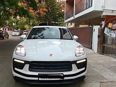 2023 Porsche Macan Base 1
