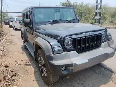 2025 महिंद्रा थार रॉक्स AX7 L 4WD Diesel 2.2L Turbo Automatic Mocha Intrs 1