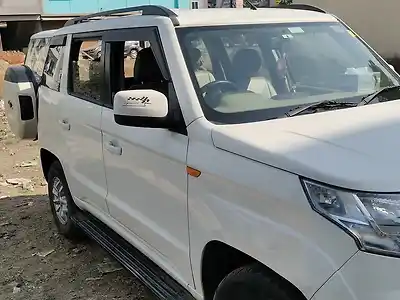 Second Hand महिंद्रा tuv300 t8 in भोपाल