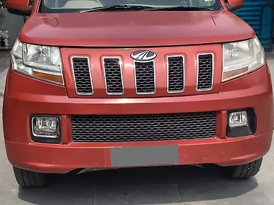 2016 Mahindra TUV300 T8 1