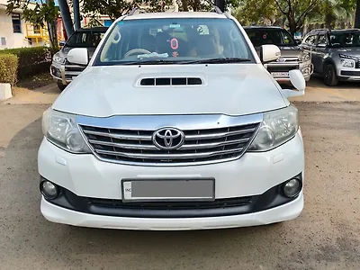 Second Hand Toyota Fortuner 4x2 AT in Gandhidham