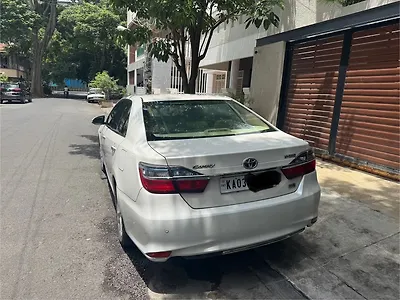 2016 Toyota Camry Hybrid
