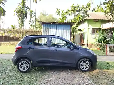 Second Hand हुंडई ग्रैंड i10  स्पोर्टज़ 1.2 कप्पा vtvt [2017-2020] in धुबरी