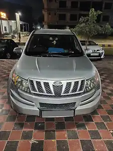 2012 महिंद्रा XUV500 w8 1