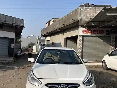Second Hand हुंडई वरना फ़्लूइडिक 1.6 crdi in जामनगर