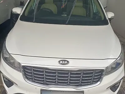 Second Hand Kia Carnival Limousine 7 STR in Raichur