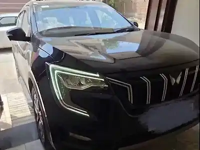 2025 महिंद्रा XUV700 AX7 Luxury Pack 2WD Diesel 2.2L Turbo Manual 7 STR 1