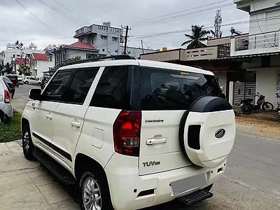 2017 Mahindra TUV300 T8