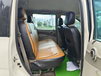 Second Hand Mahindra Quanto C8 in Beed