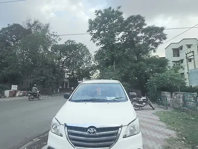 Second Hand Toyota Innova 2.5 E in Chandigarh