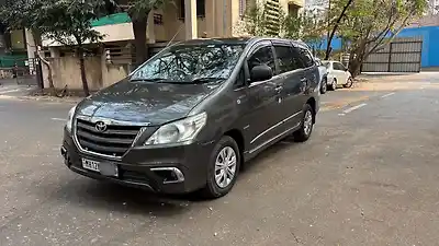 2014 टोयोटा इनोवा 2.5 g 7 str bs-iv 1 2014 टोयोटा इनोवा 2.5 g 7 str bs-iv 1
