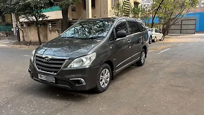 2014 Toyota Innova 2.5 G 7 STR BS-IV 1 2014 Toyota Innova 2.5 G 7 STR BS-IV 1
