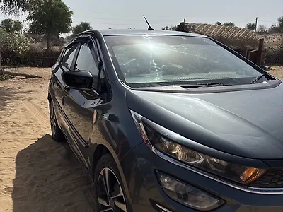 2021 Tata Altroz XE Petrol [2020-2023] 1
