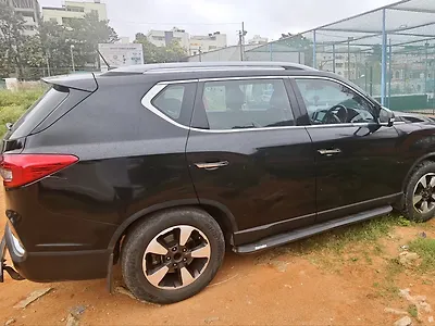 2019 Mahindra Alturas G4 4WD AT