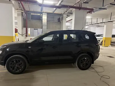 2022 Tata Safari XT Plus 1 2022 Tata Safari XT Plus 1