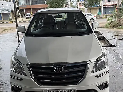 Second Hand Toyota Innova 2.5 VX 7 STR BS-IV in Raichur