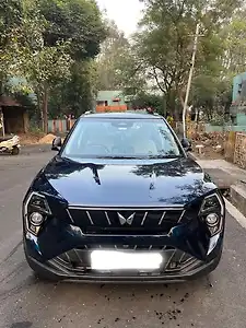 2024 महिंद्रा XUV 3XO AX7L Petrol 1.2L Turbo Manual Dual Tone 1