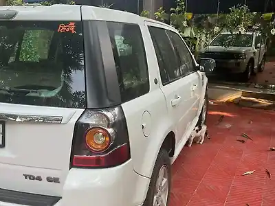 Second Hand लैंड रोवर फ्रीलांडर एचएसई in कोलकाता