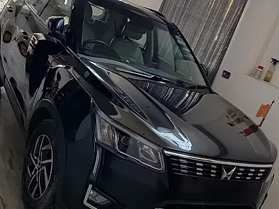 2023 Mahindra XUV300 W8 (O) 1.5 Diesel AMT 1