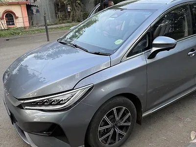 2025 BYD eMax 7 Superior 71.8 kWh 7 STR 1