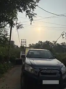 2018 इसुज़ू डी-मैक्स वी-क्रॉस 4x4 1 2018 इसुज़ू डी-मैक्स वी-क्रॉस 4x4 1