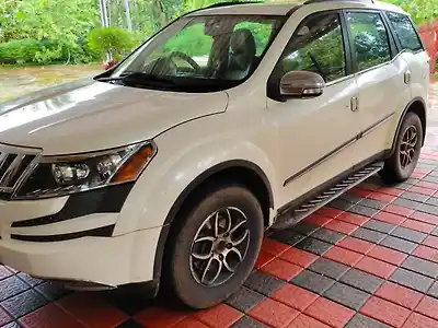 2015 महिंद्रा XUV500 w6 1