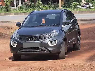 2018 टाटा नेक्सन xm 1